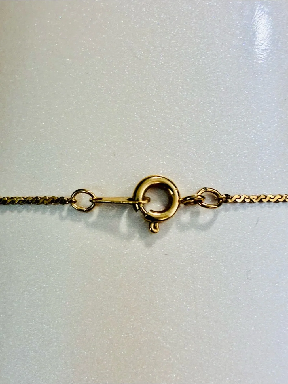 VTG Classic Gold Oval Engraved Photo Locket and Necklace Included